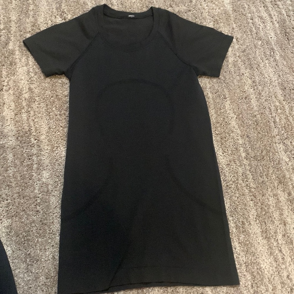 Lululemon black short sleeve swifty tech
